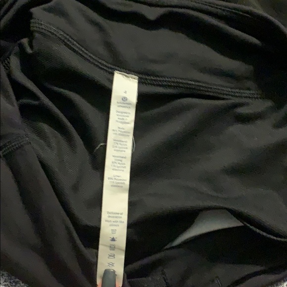 Lululemon shorts - Picture 6 of 6